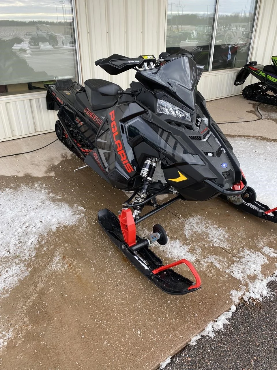 img (2) 2020 POLARIS 800 SWITCHBACK ASSAULT - Image 1